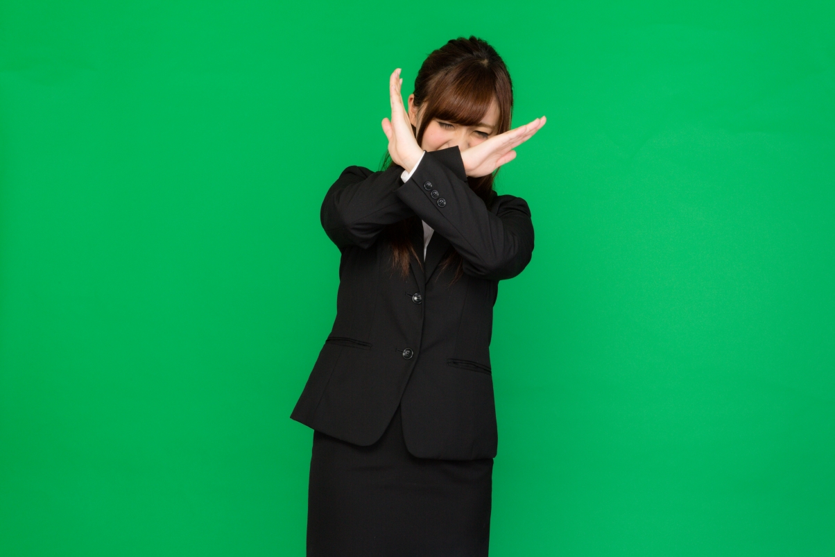Office girl green background 5k characters
