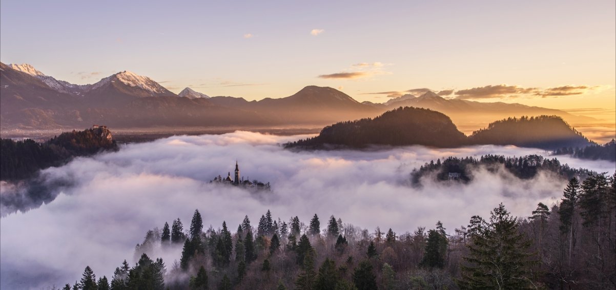 Cloudy and misty landscape 4k picture
