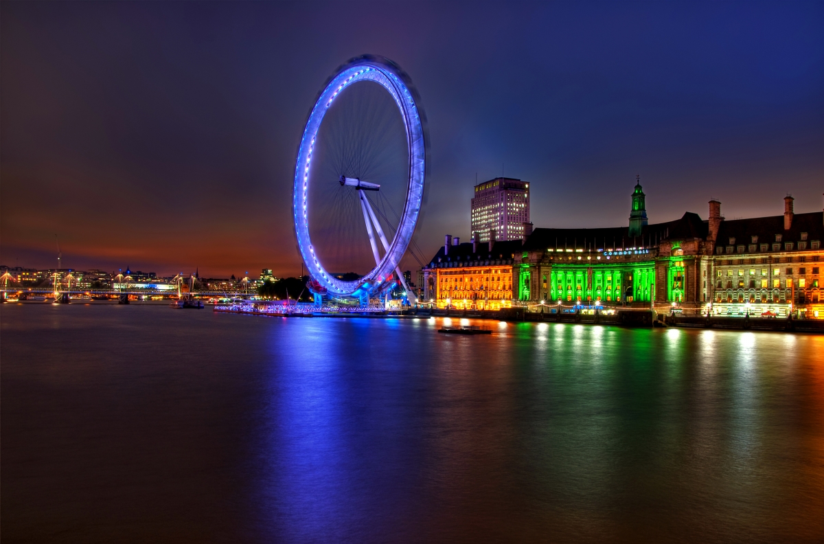 UK Thames Ferris Wheel 4K