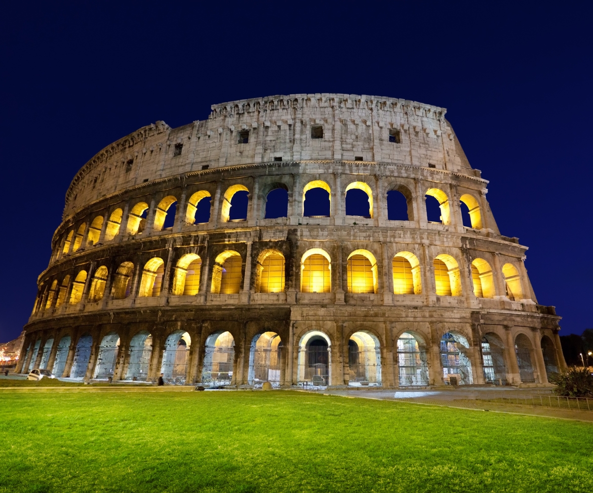 Colosseum building in Rome, Italy
