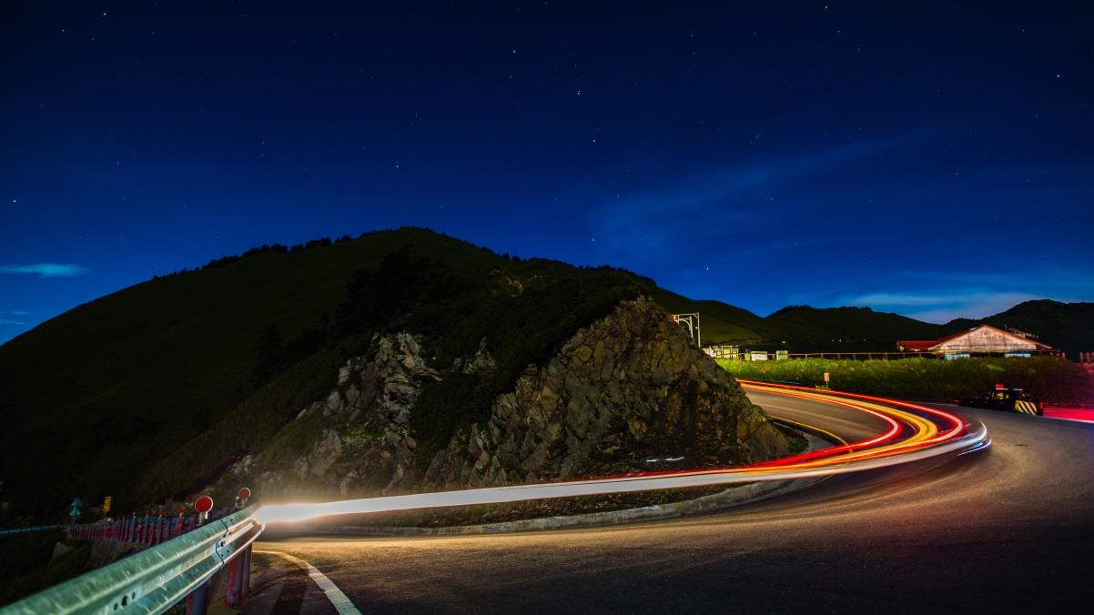Night road sky landscape 4k wallpaper