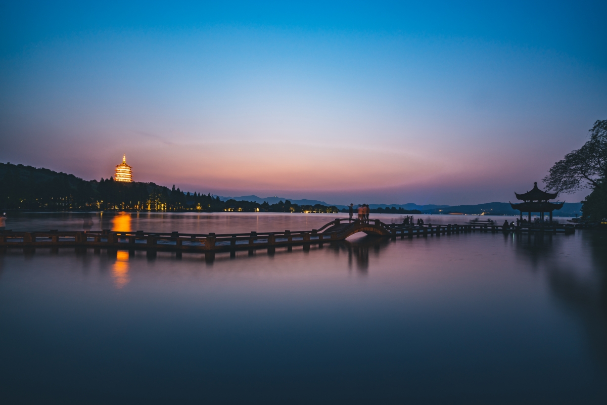 West Lake Long Bridge Leifeng Tower Scenery 4K Picture