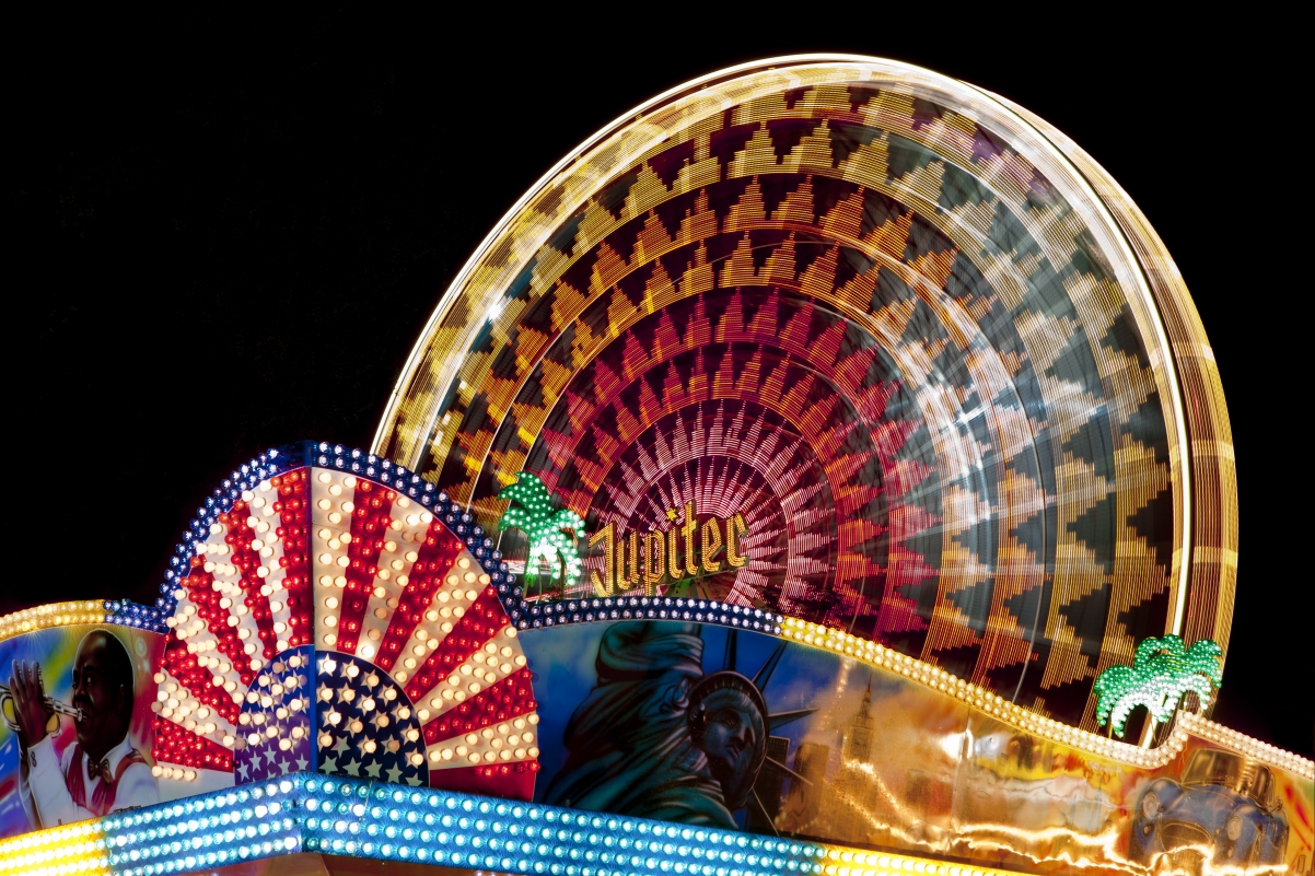 Night Pavilion Ferris Wheel 4K Wallpaper