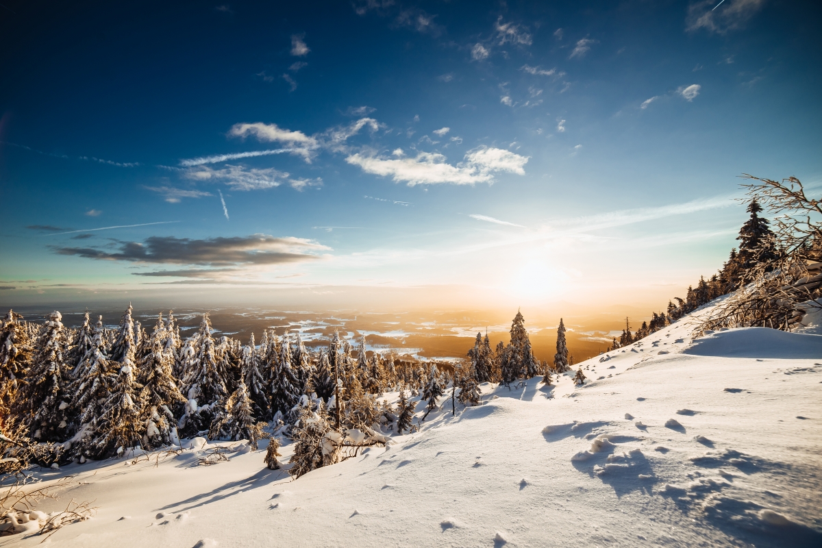 Perfect winter mountain view 4k wallpaper