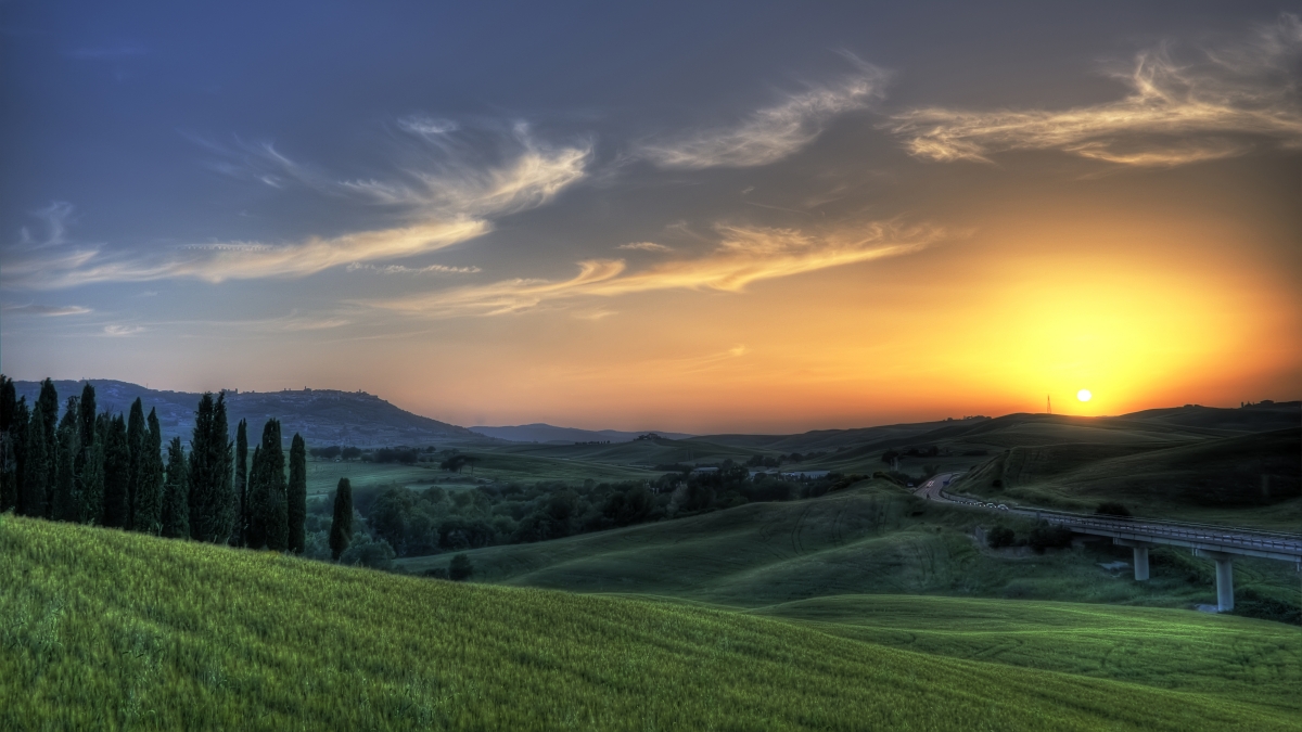 Tuscany sunset 4k landscape wallpaper