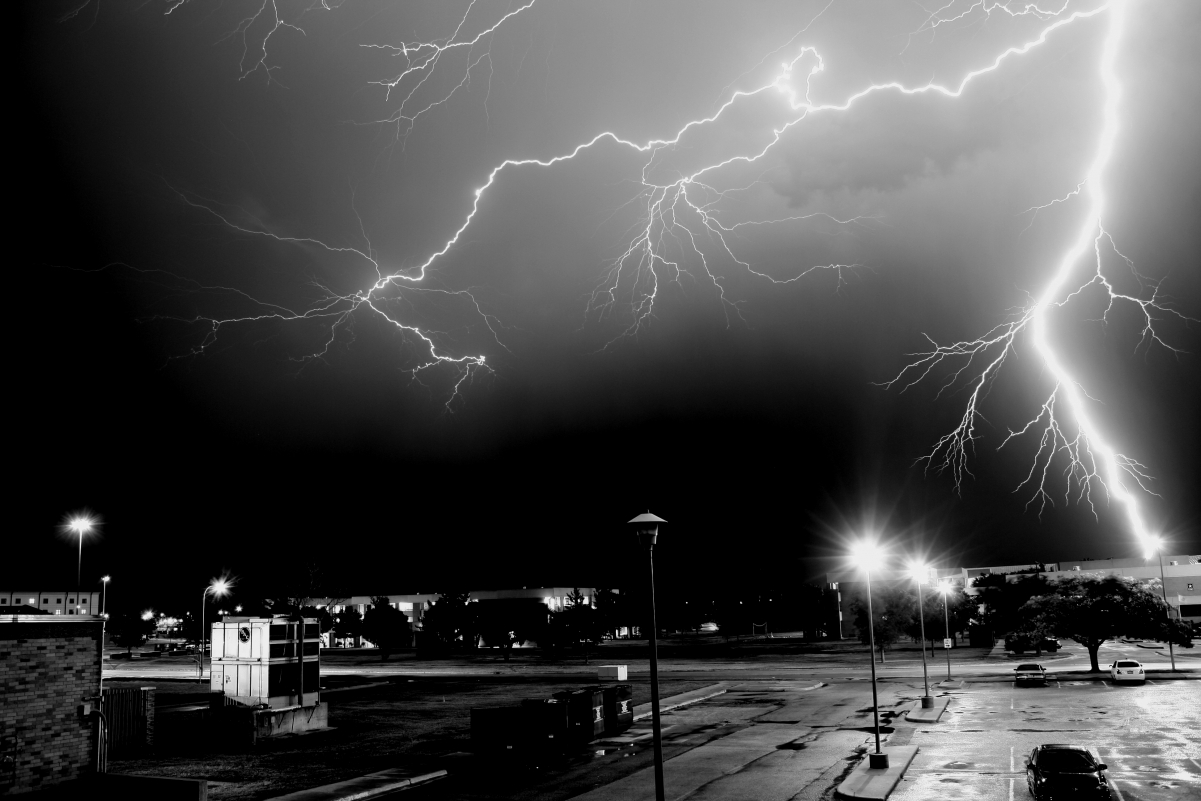 Lightning night city 4K landscape wall