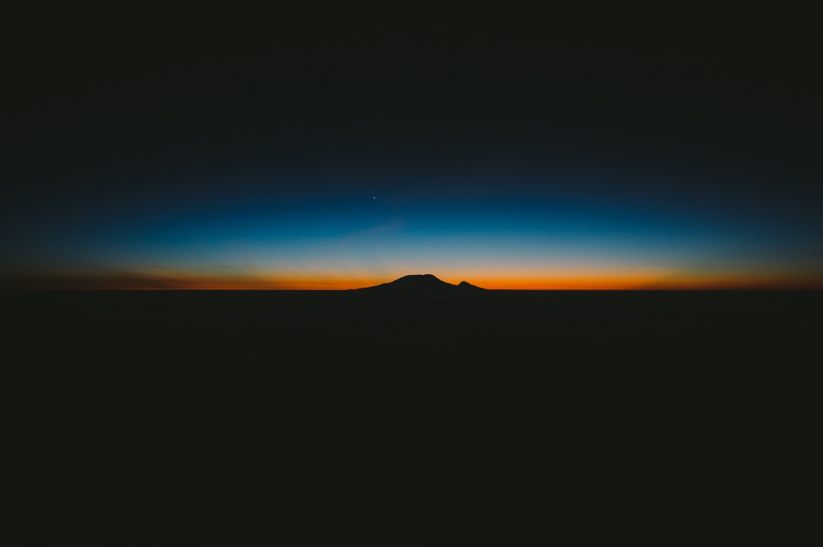 Beautiful night starry sky landscape 4K wall