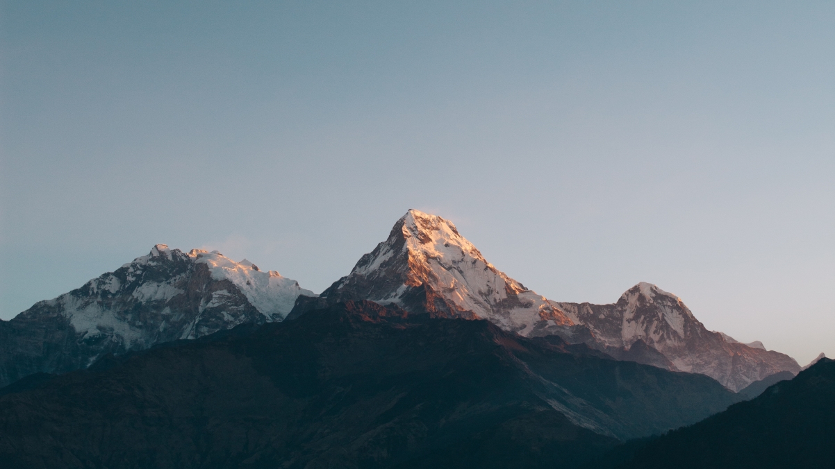 Beautiful mountain scenery 4k wallpaper
