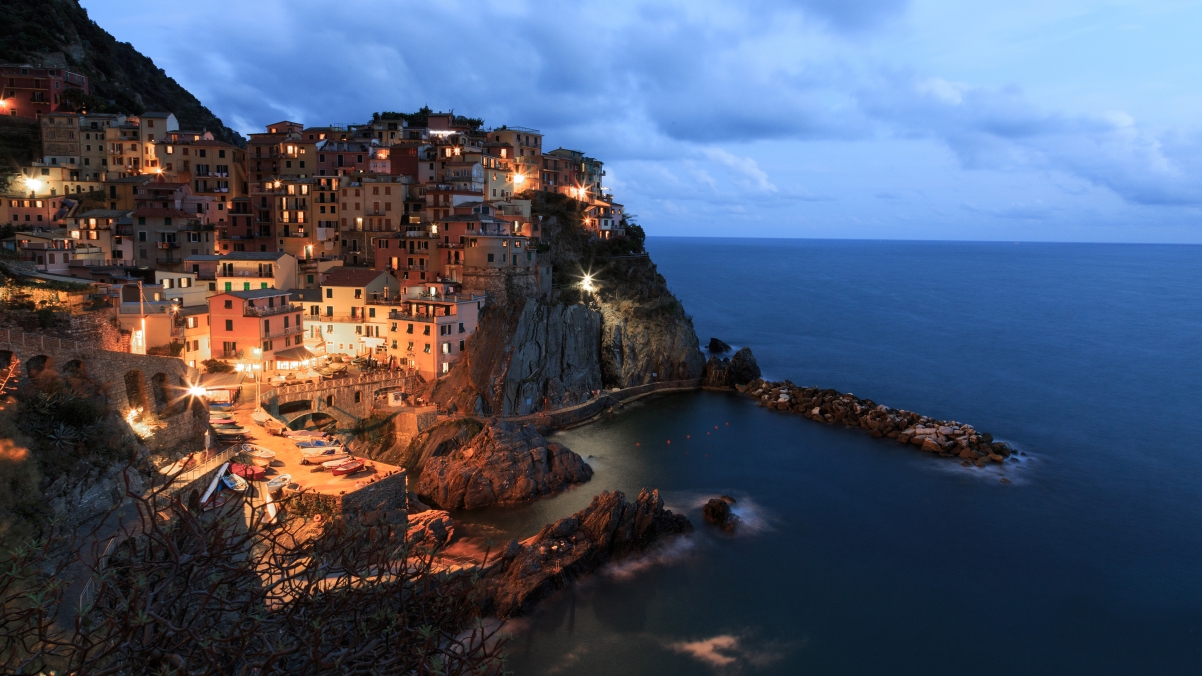 Manarola Cinque Terre 4K Scenic Wall