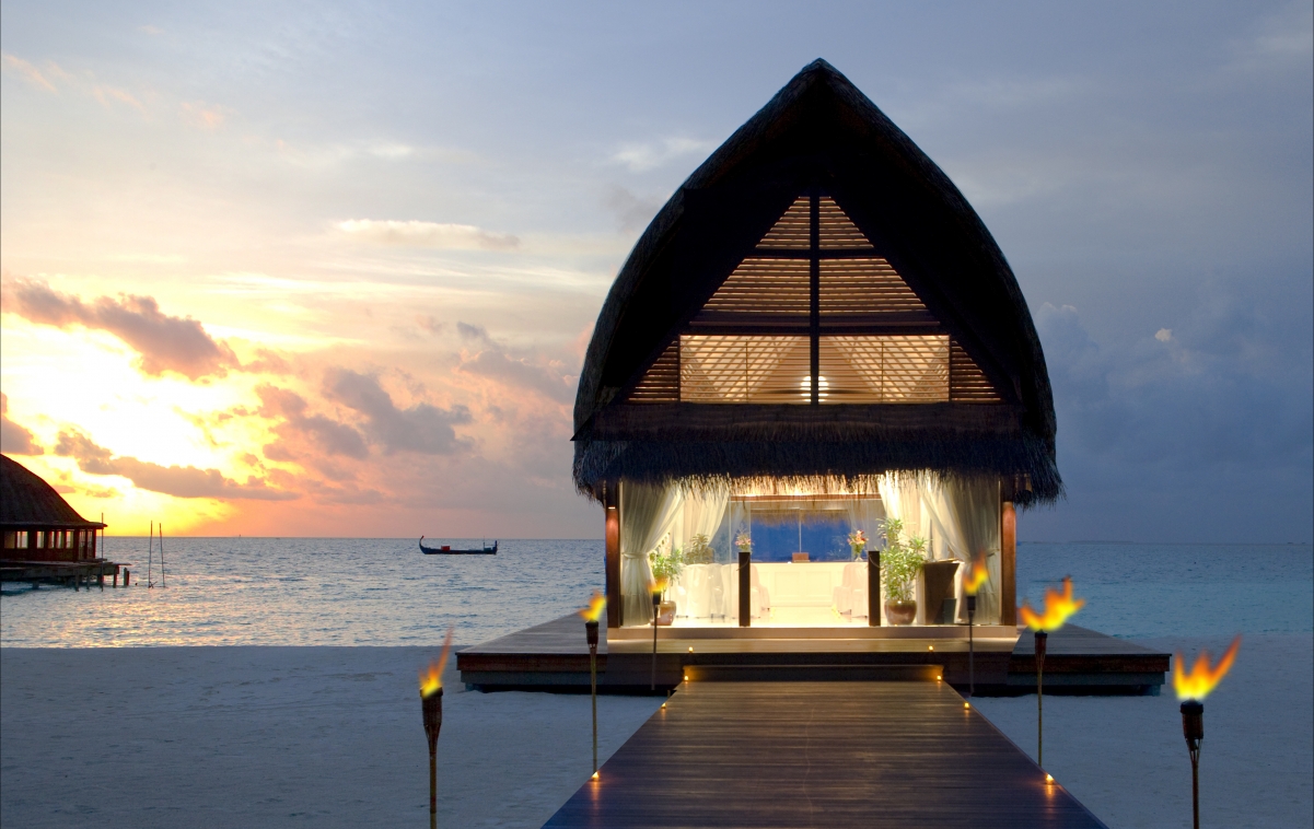 Maldives Island Scenery 4K Wallpaper