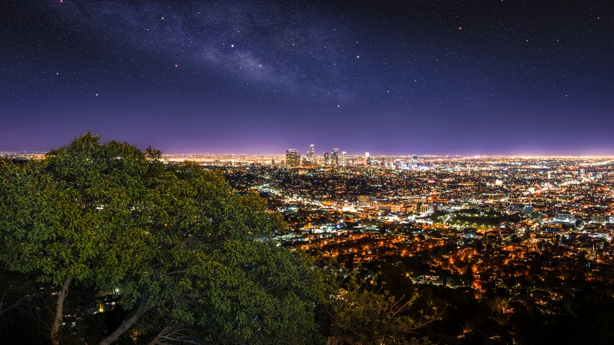 Los Angeles night scene 4K wallpaper
