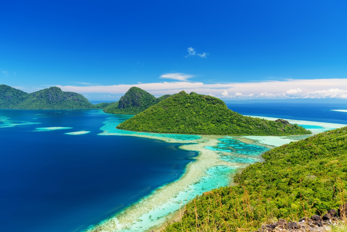 Blue sky island landscape 4k wallpaper
