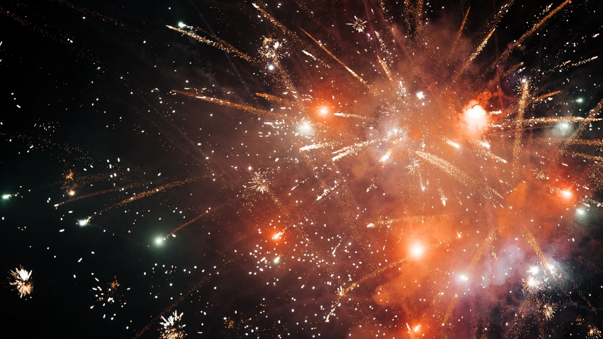 Golden fireworks 4k wallpaper