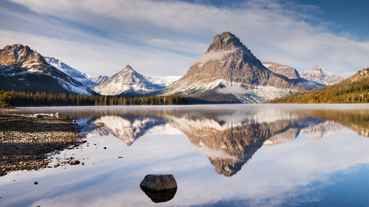 Silent lake 4k landscape wallpaper