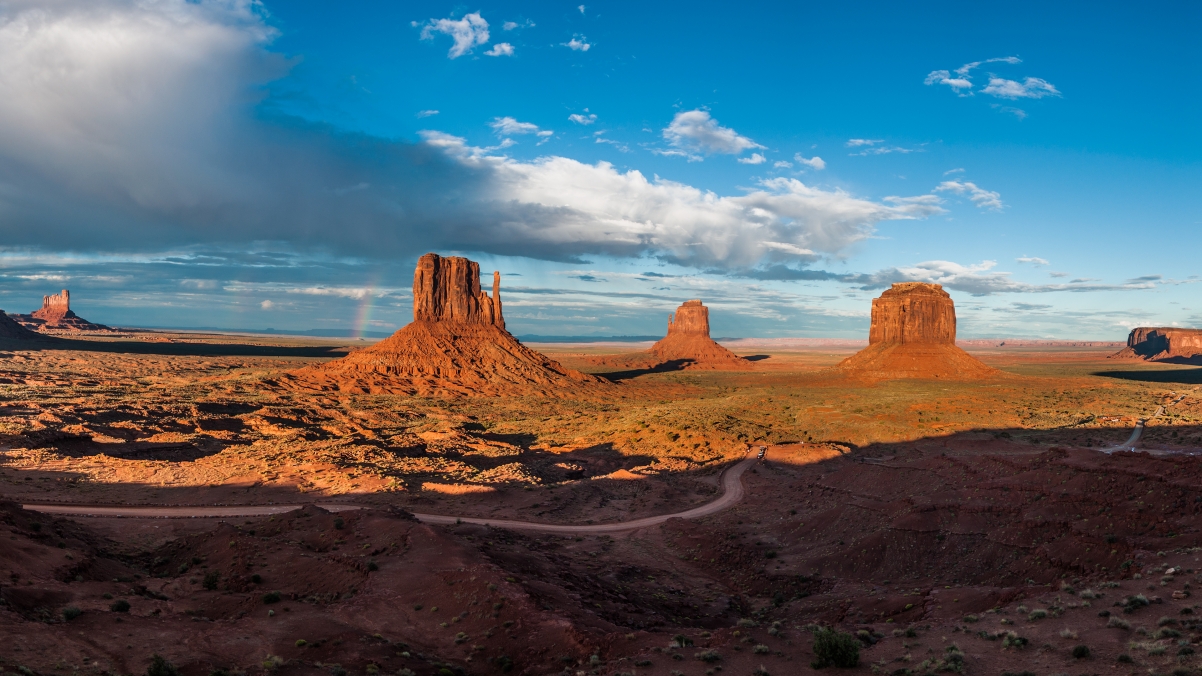 Monument Valley landscape 3840x2160 table