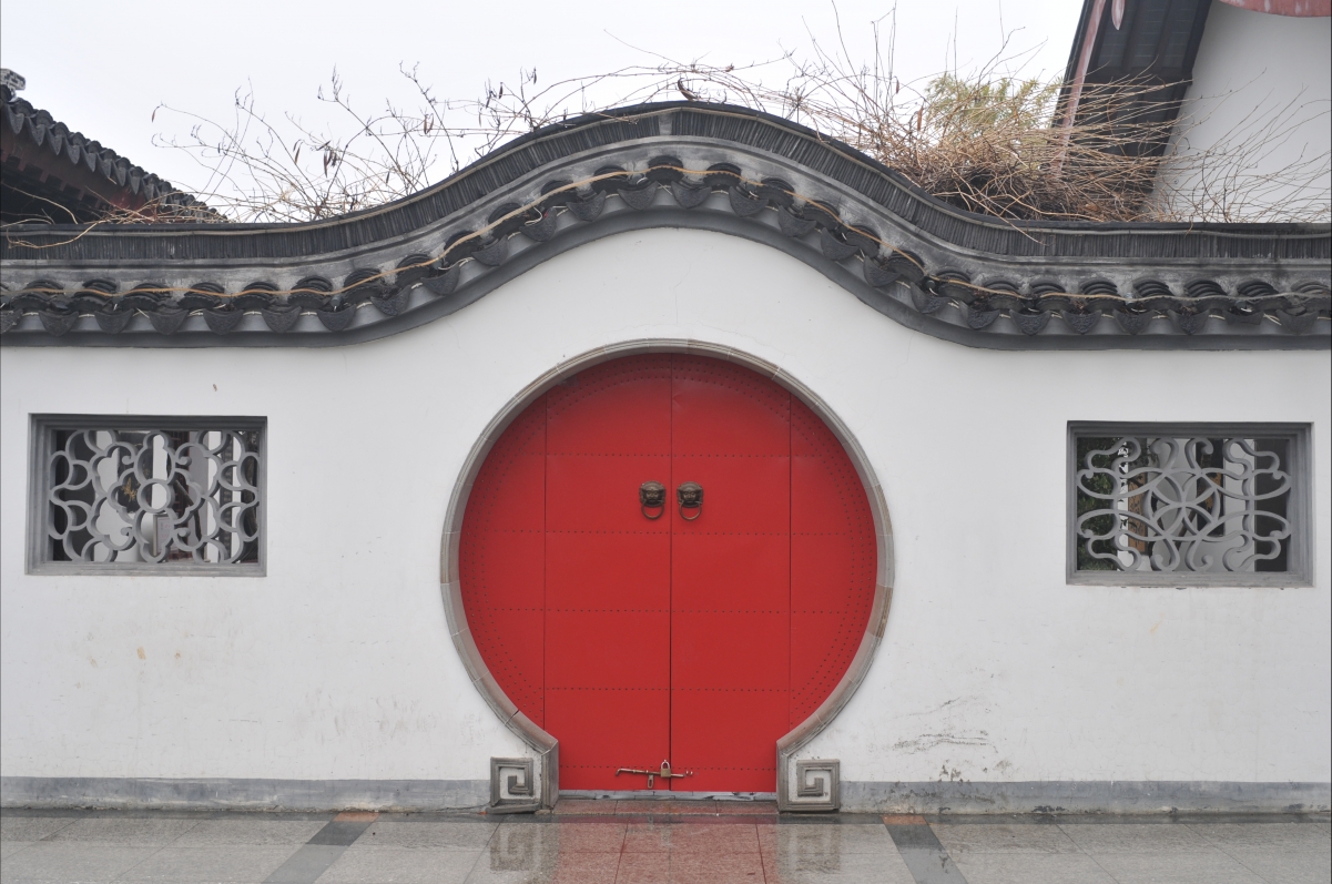 Red circular arch ancient architecture picture