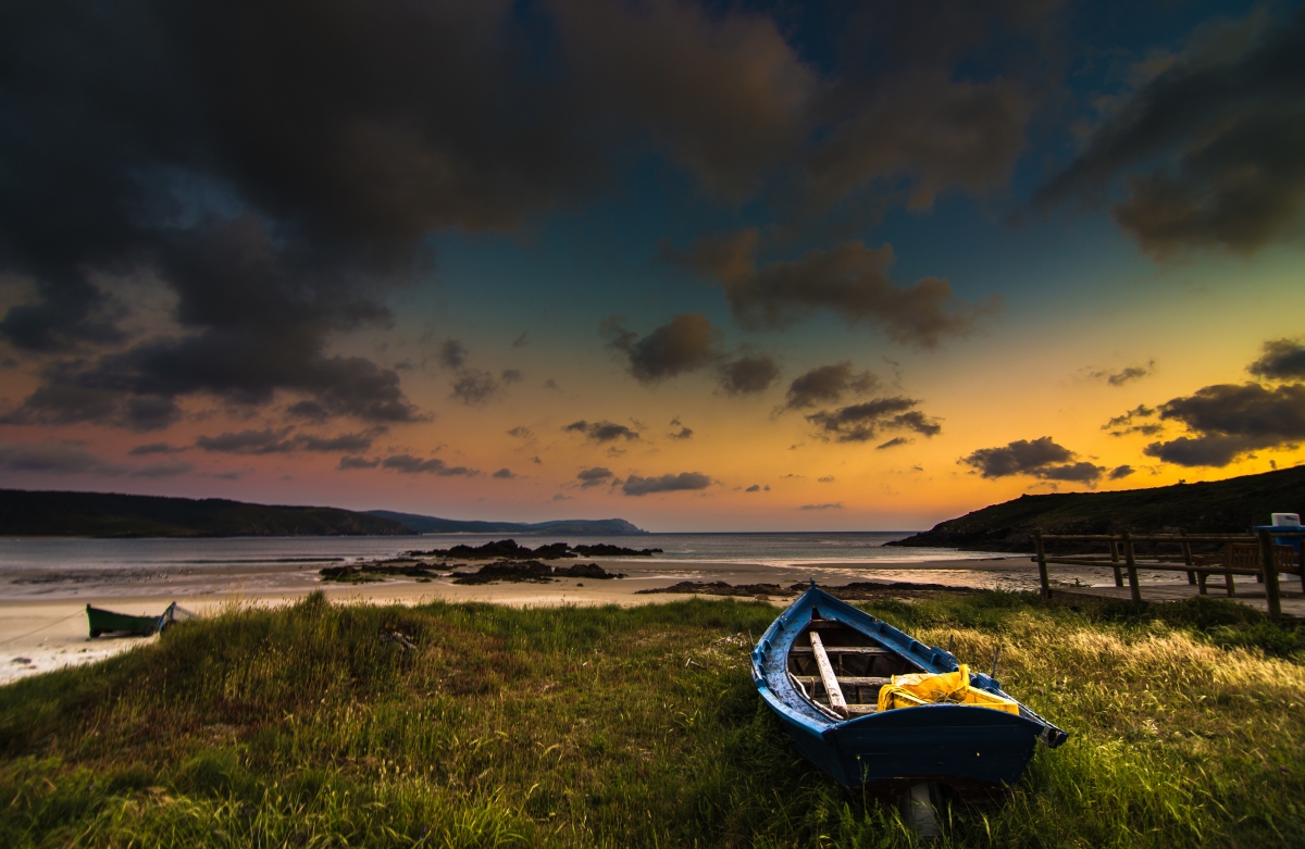 Bay beach boat morning 4K wind
