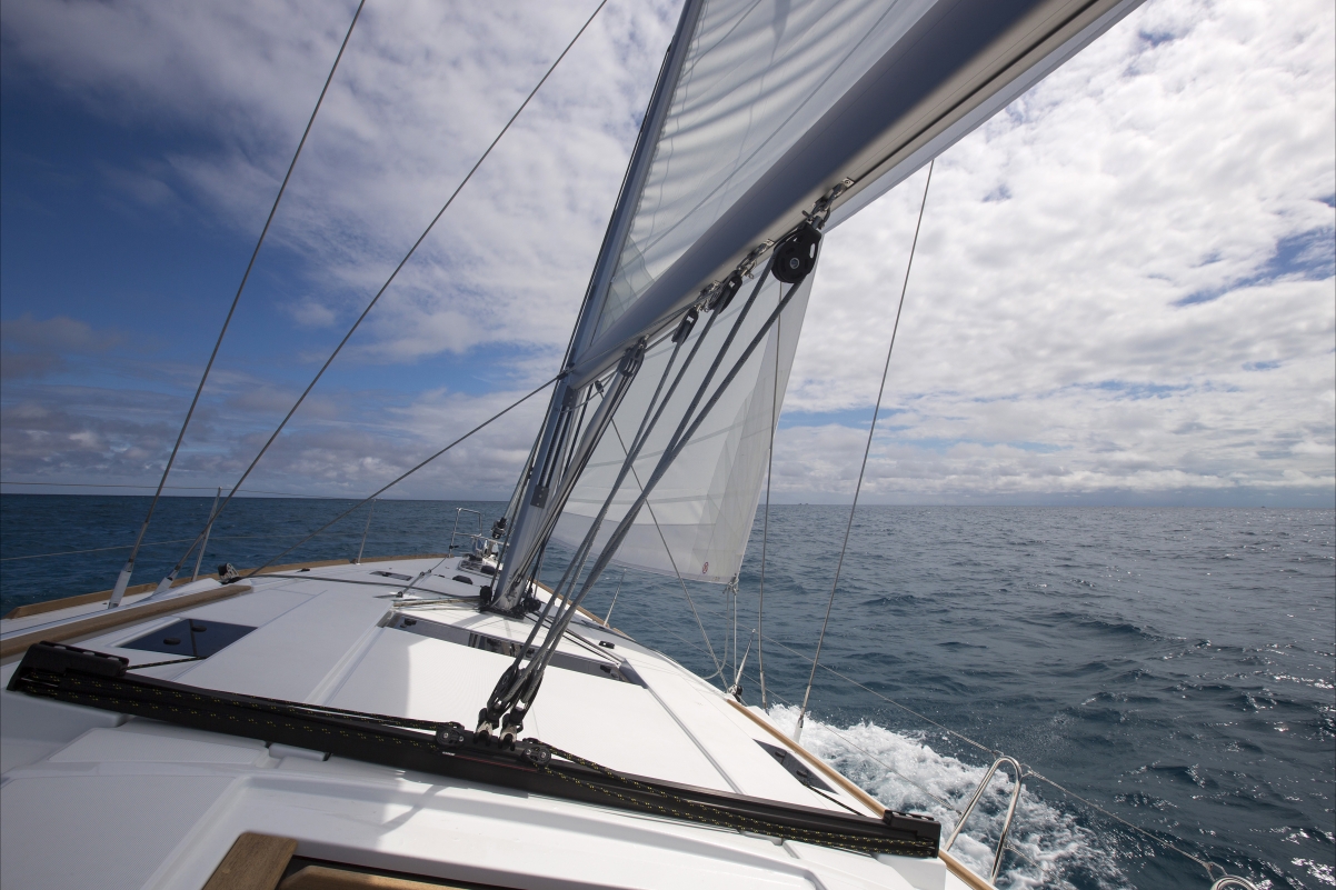 Sea Yacht 5K Landscape Picture