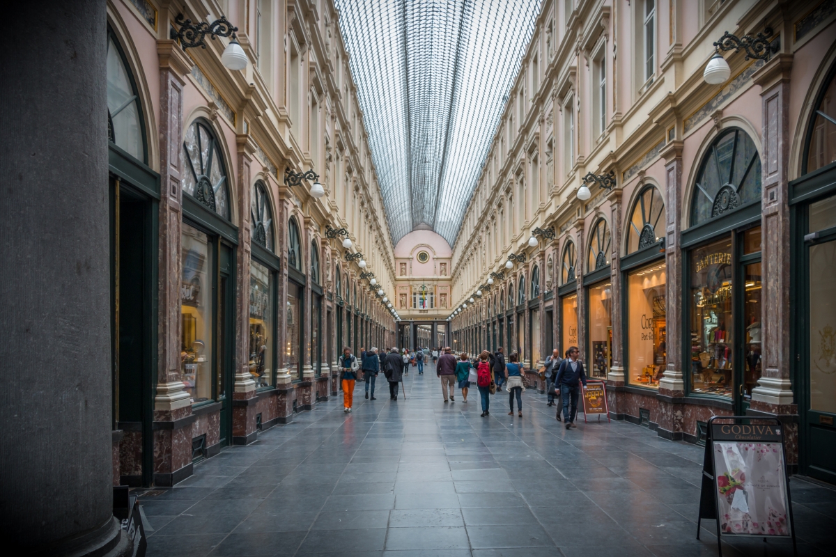 4k pictures of foreign commercial street photography