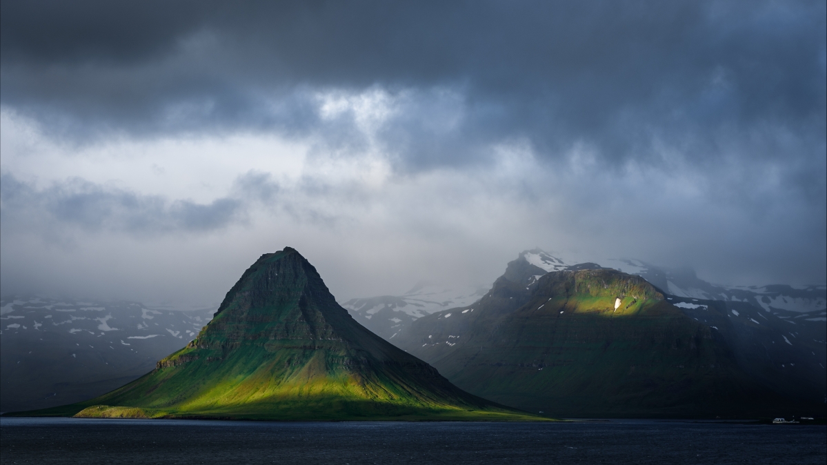 Picturesque mountain scenery photo 5