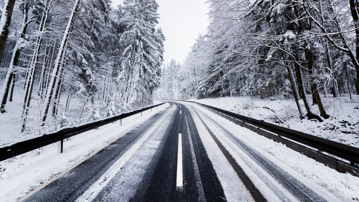 Winter road landscape 4k wallpaper