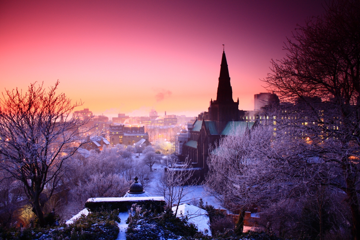 Winter sunset city landscape 4K wall
