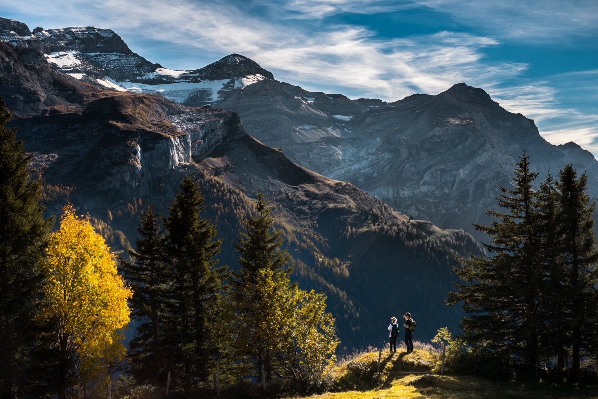 Mountaineering traveler 4K landscape pictures