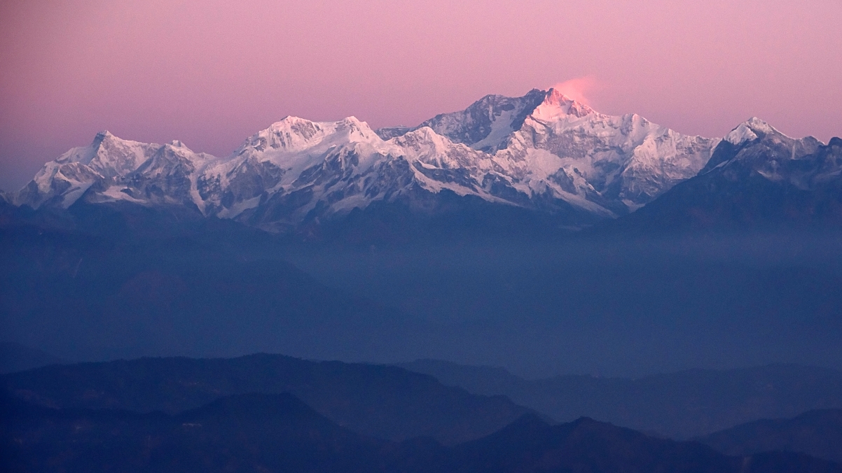 Darjeeling morning sunshine 4K landscape