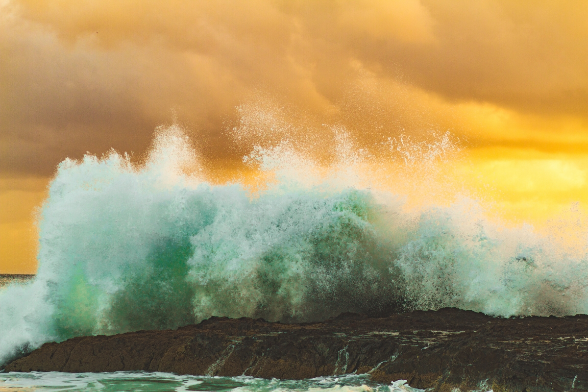 Sea waves 4k landscape pictures