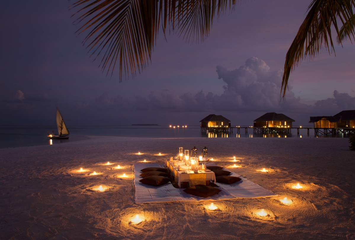 Boats, candles, romantic beach, bungalows,