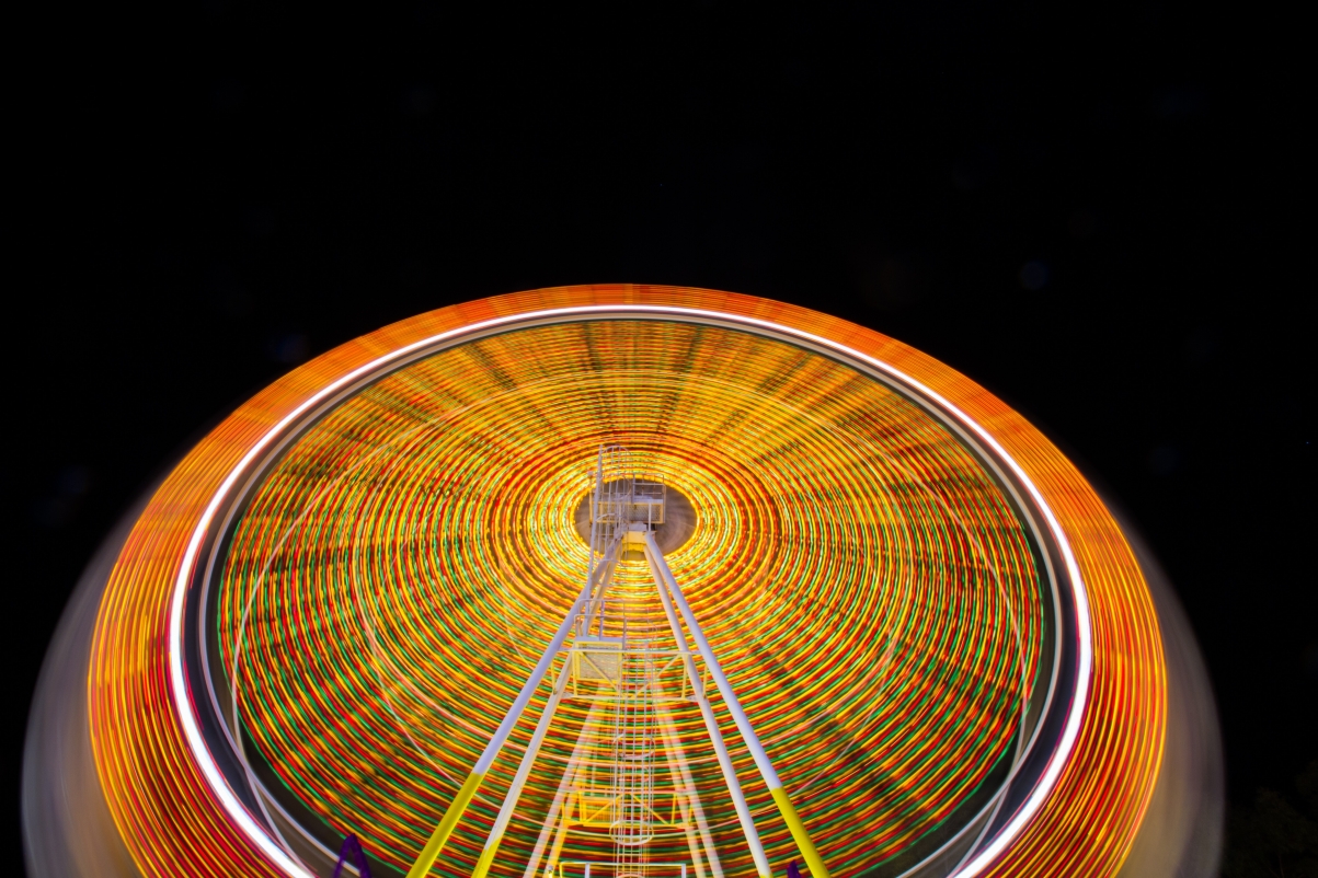 Orange and yellow ferris wheel light