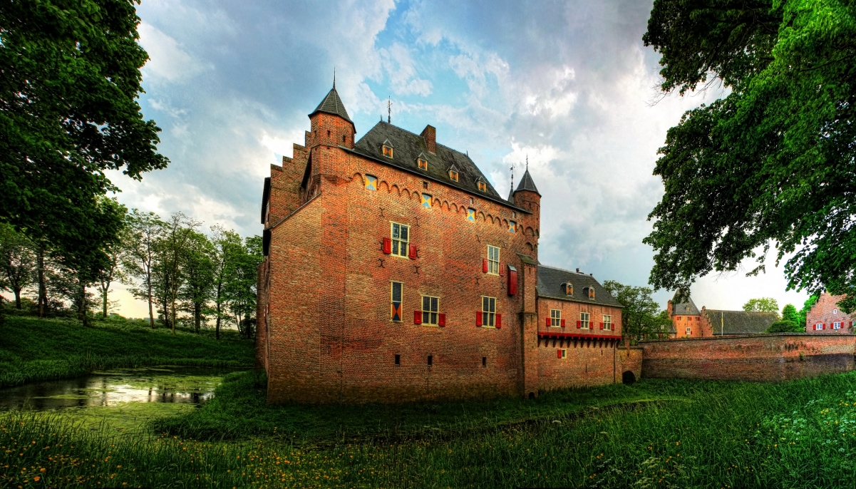 Grass tree castle Dorway, Netherlands