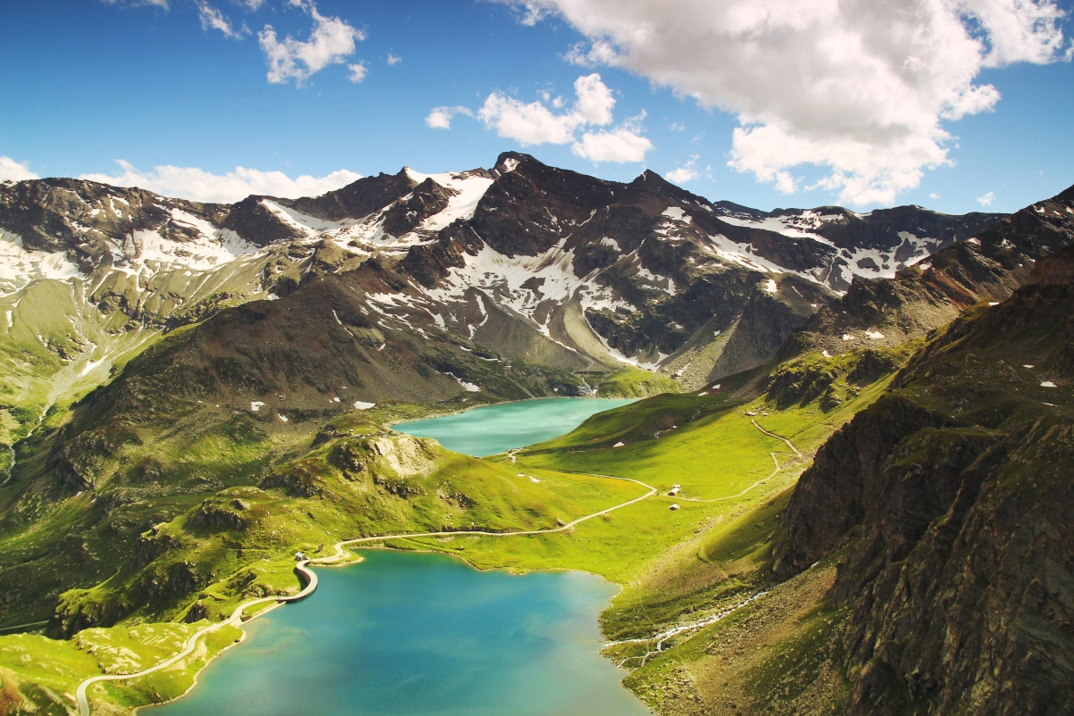 The magnificent mountains, rivers and highways