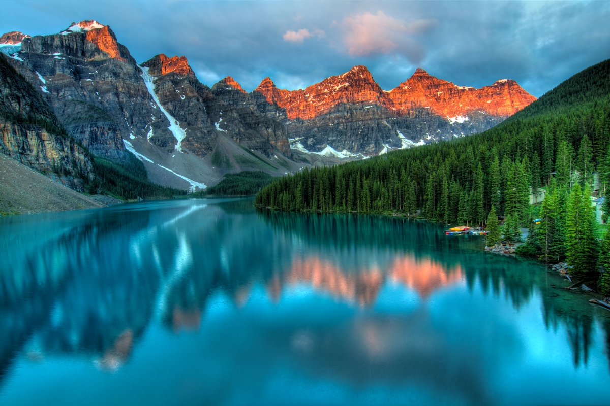 Moraine Lake sunrise, beautiful in Canada