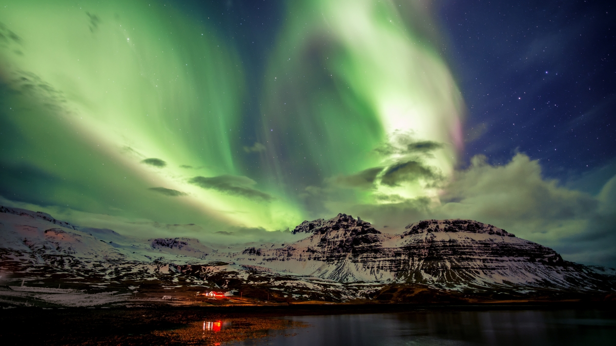 Northern Lights 4k Wallpaper on Iceland