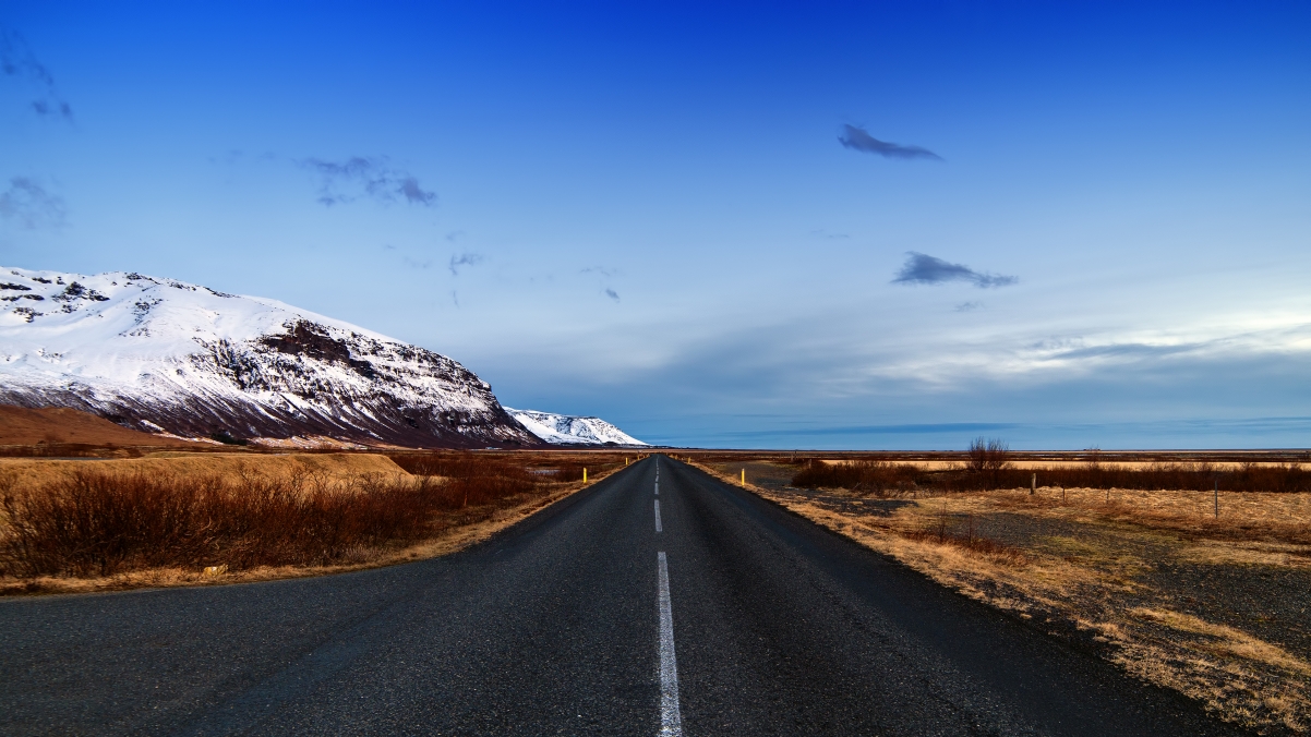 Iceland road landscape 4K wallpaper