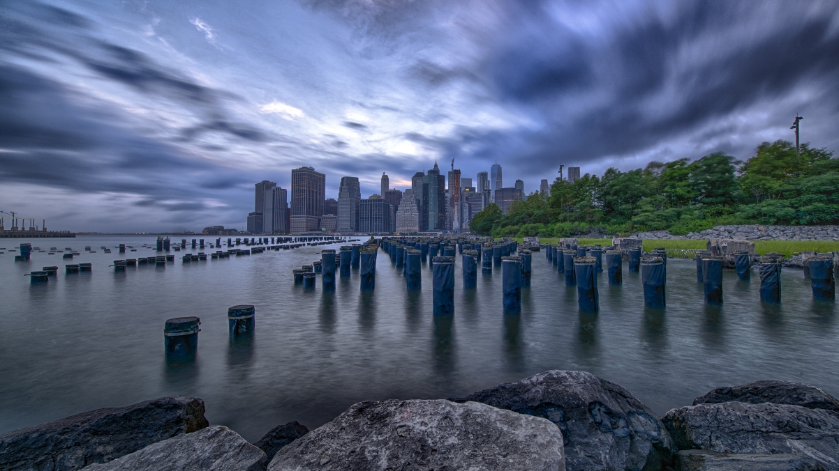 4k view of Manhattan before the storm