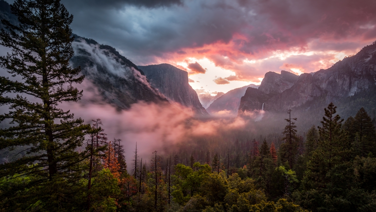 Misty Yosemite 3840x2160 Wind