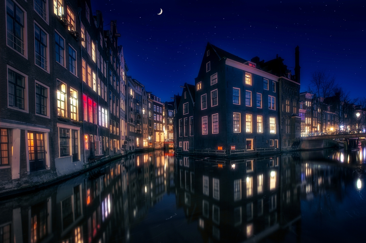Amsterdam canal dutch night