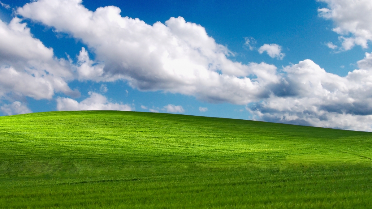 windows xp blue sky and white clouds 4K