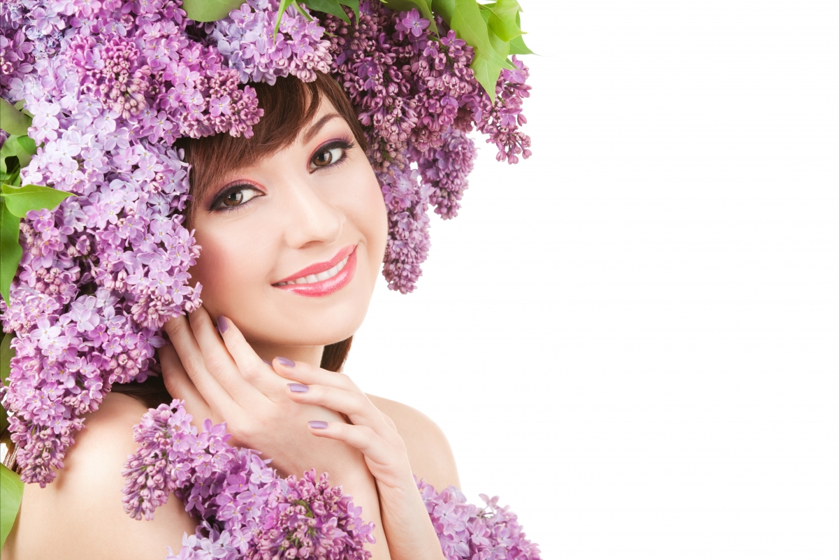 Brown haired lilac girl smiling