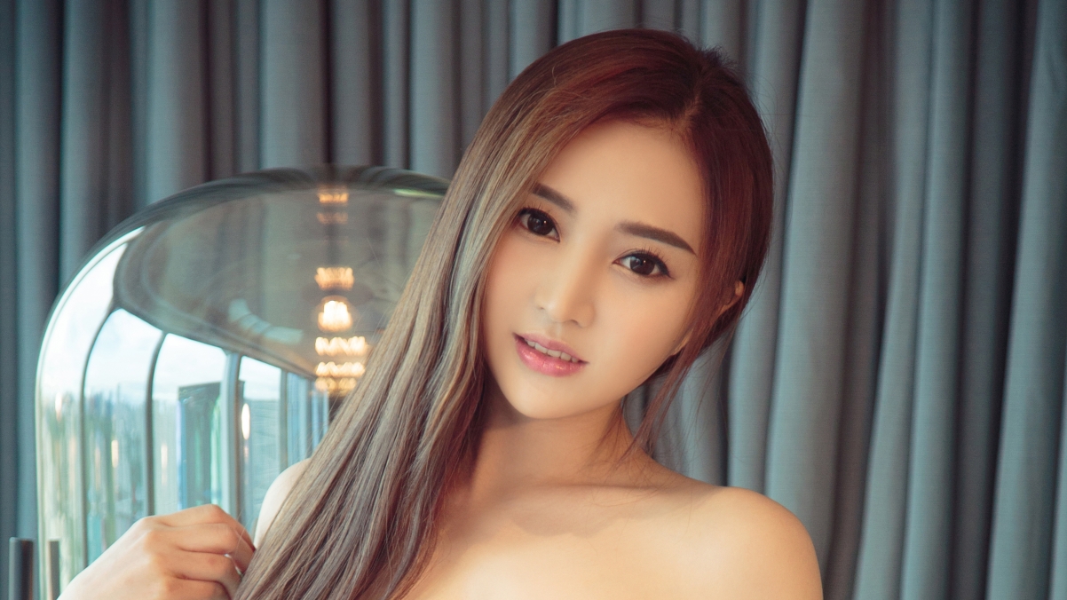 Long hair scented shoulder beauty little sweetheart 4k wall