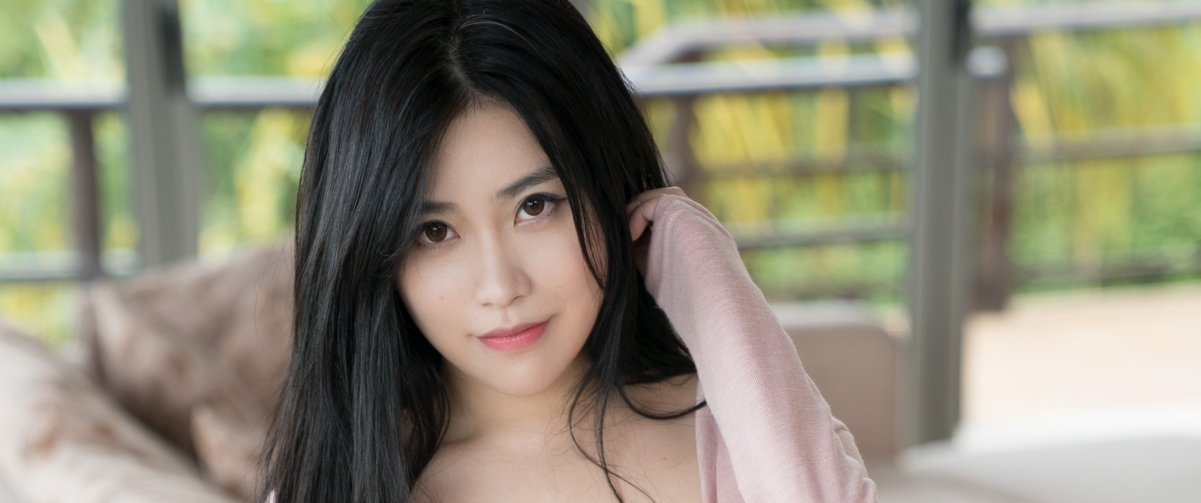 Beautiful model with long hair promises Sabrin