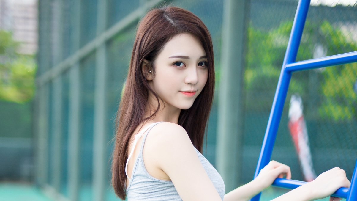 Beautiful long hair and good figure athletic beauty 4k wall