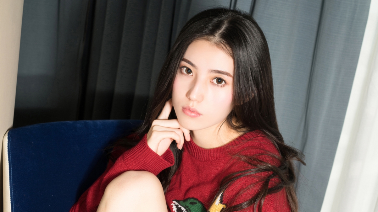 Remembrance Red Sweater Beauty 4k Wallpaper