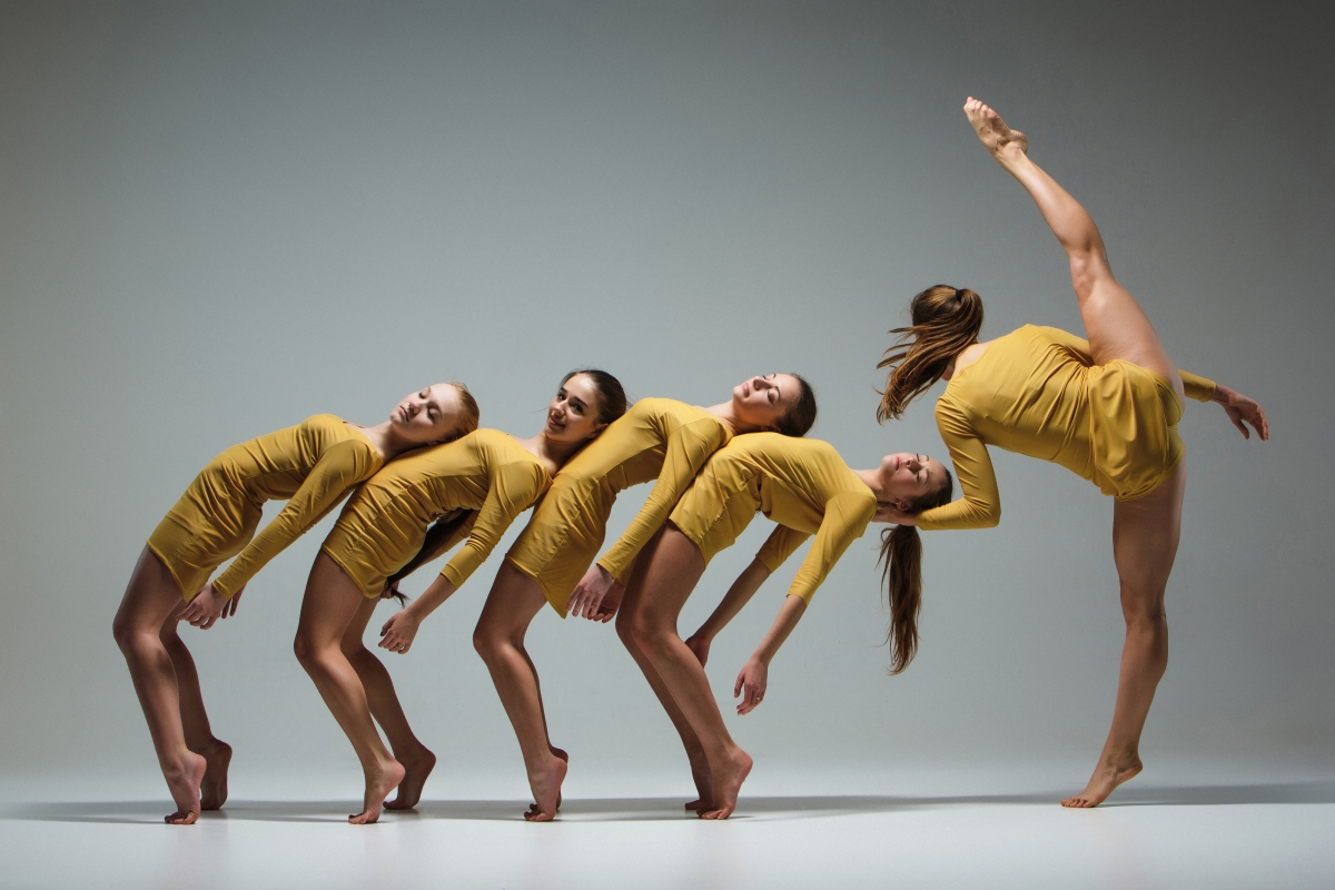 A group of modern ballet dancers 4K beauty