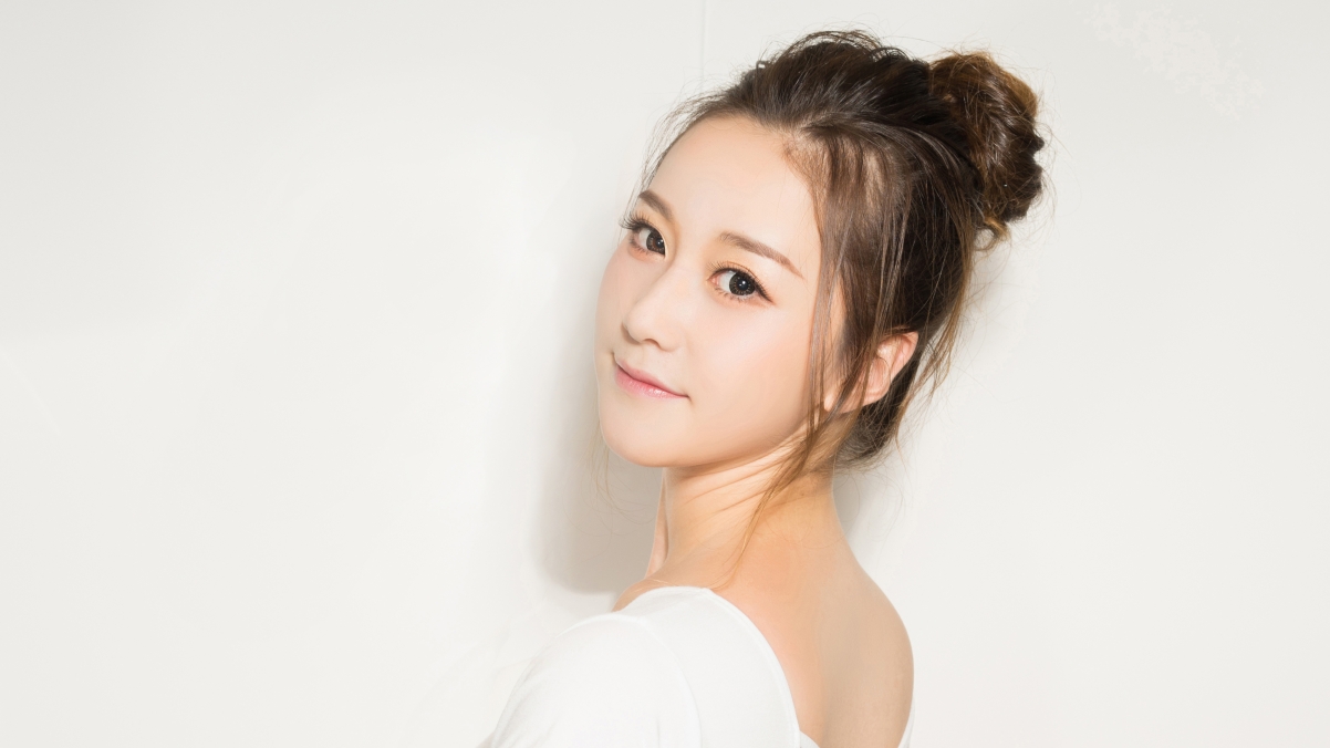 Yang Nuan Ballet Beauty Photo 4K Wallpaper