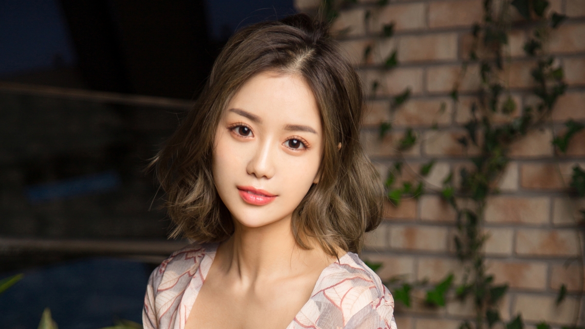 Yan Yixi short hair beauty model 4k wall