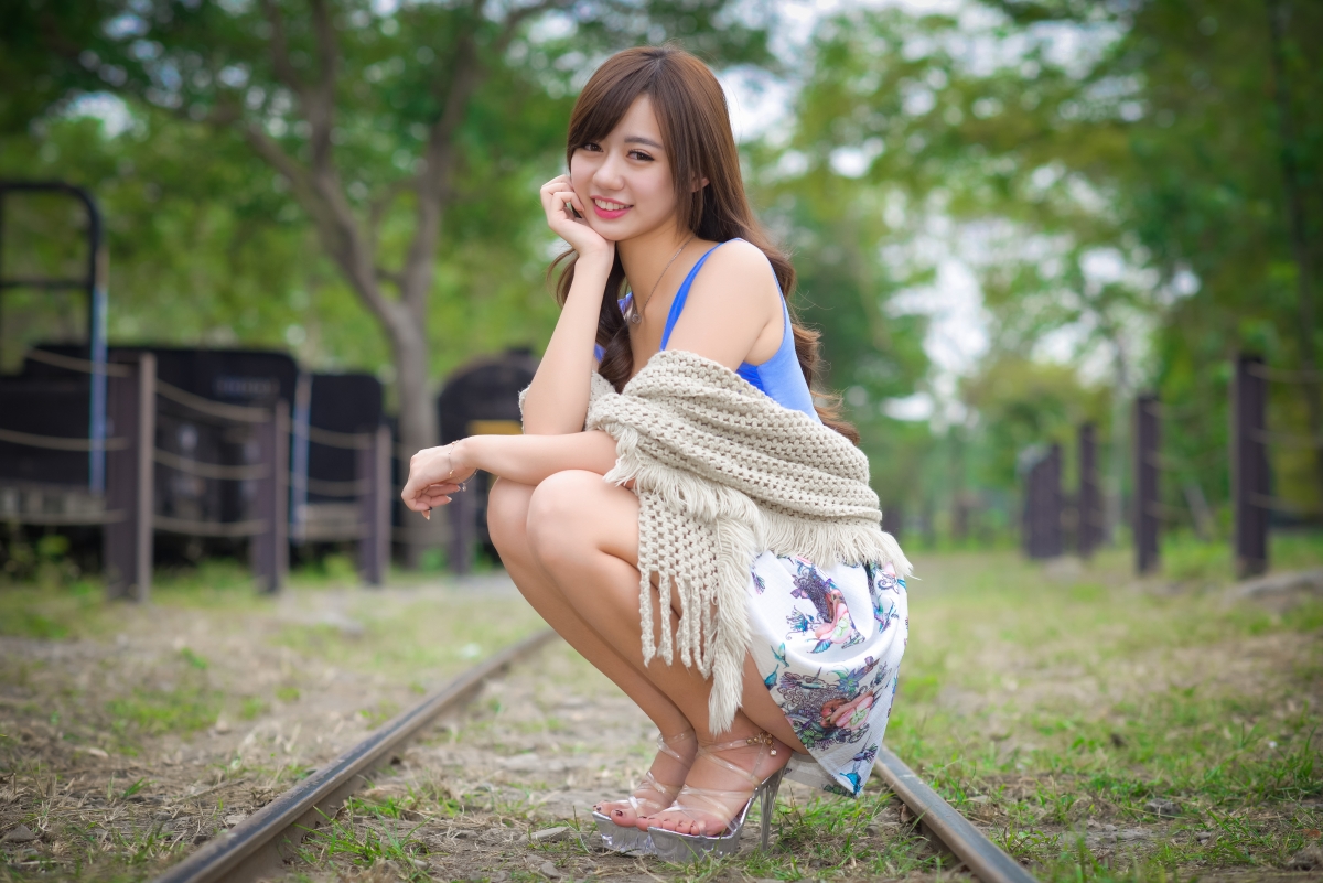Asian girl smiling beauty scenery 4