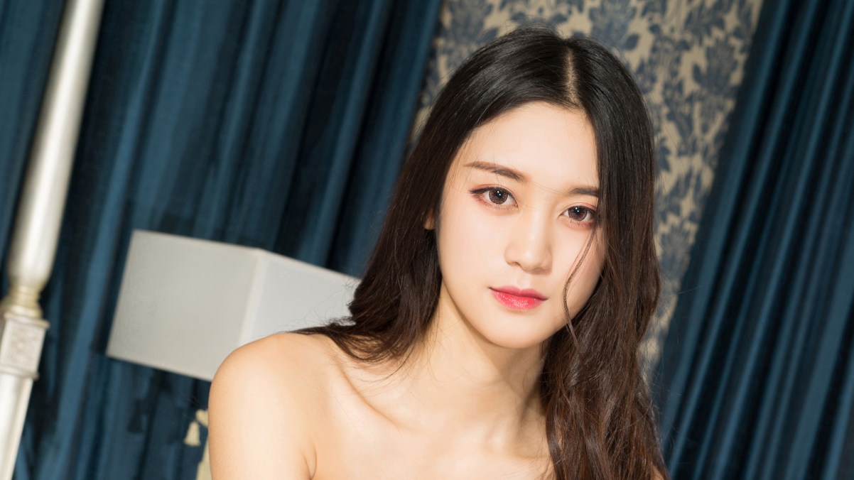 Sexy Long Haired Beauty Model Tang Yi 4K